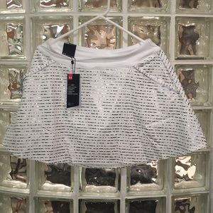 *NEW NWT Under Armour Skort with side pockets